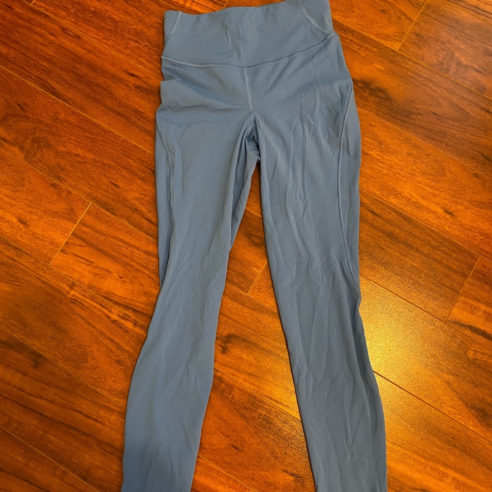 blue Lulu lemon leggings